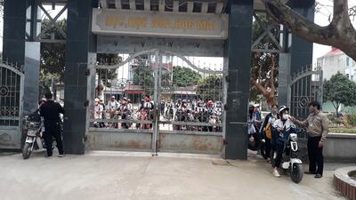Học sinh trở lại trường sau thời gian nghỉ học do dịch bệnh