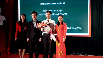 Dạy học trên truyền hình và dạy học trực tuyến của giáo viên tổ Toán - Tin trong thời gian nghỉ học chống dịch bệnh