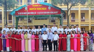 Đại hội Chi bộ trường THPT Nguyễn Trung Ngạn lần thứ XV nhiệm kì 2020 - 2025