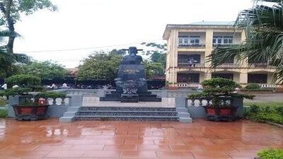 Niềm tự hào của thầy trò ngôi trường mang tên Danh nhân Văn hóa tuổi Sửu Nguyễn Trung Ngạn