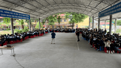 Tổ chức hoạt động ngoại khóa cho học sinh trường THPT Nguyễn Trung Ngạn