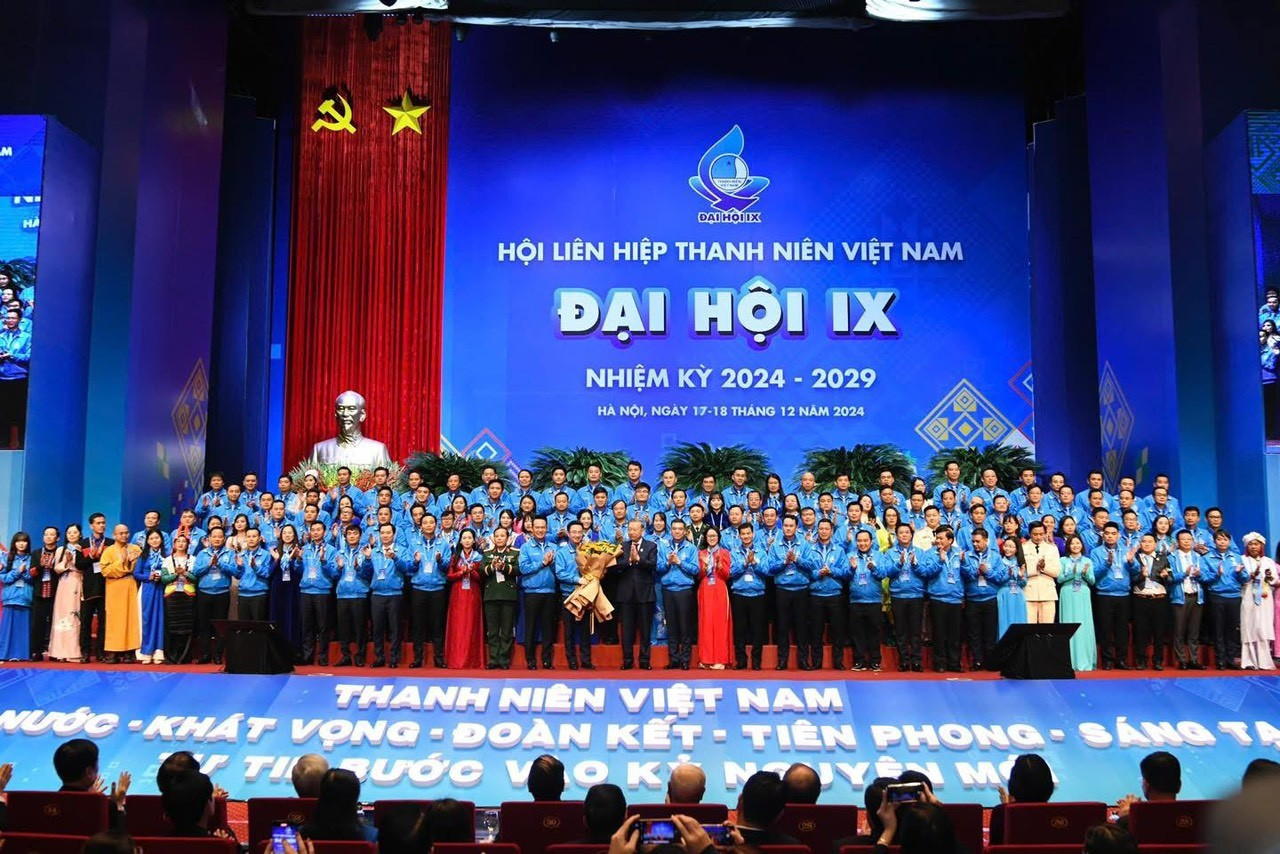<a href='https://thptnguyentrungngan.hungyen.edu.vn/tin-tuc/pham-thi-minh-trang---tam-guong-hoc-sinh-tieu-bieu-duy-nhat-cua-tinh-tham-du-dai-hoi-dai-bieu-toan-quoc-hoi-lien-hiep-thanh-nien-viet-nam-lan-thu-ix.html'>Phạm Thị Minh Trang - Tấm gương học sinh tiêu biểu duy nhất của tỉnh tham dự Đại hội đại biểu toàn quốc Hội Liên hiệp thanh niên Việt Nam lần thứ IX</a>