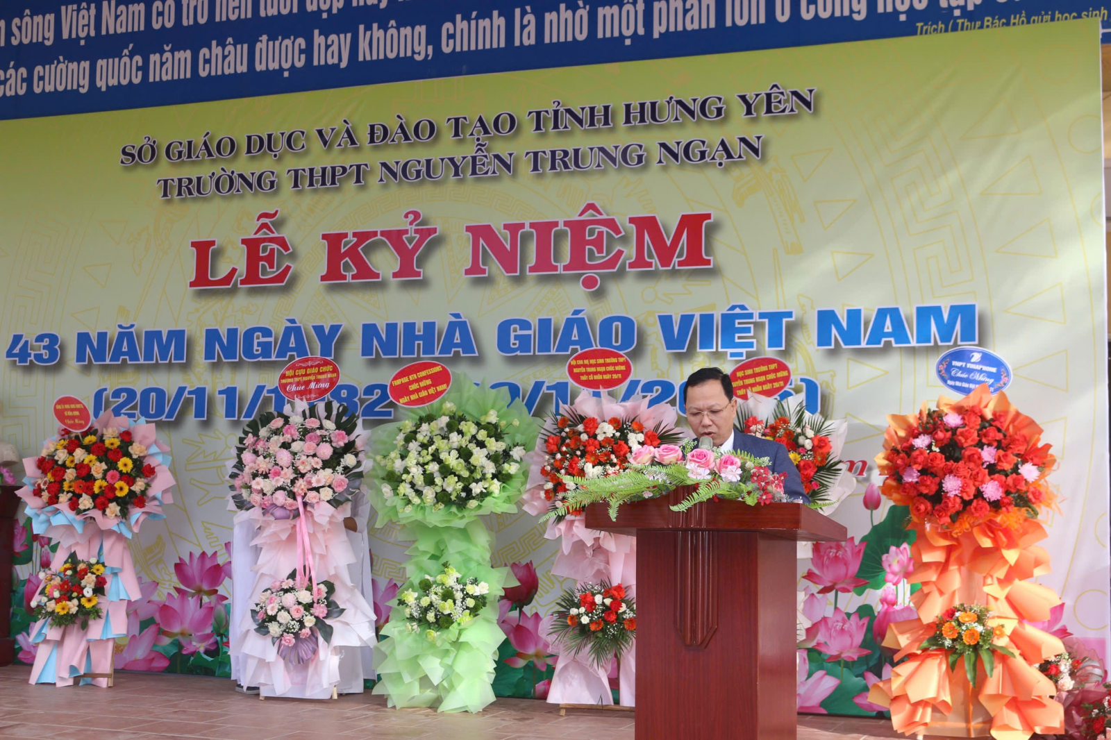 Bài diễn văn của thầy Hiệu trưởng trong lễ  kỷ niệm 43 năm ngày Nhà giáo Việt Nam 20/11